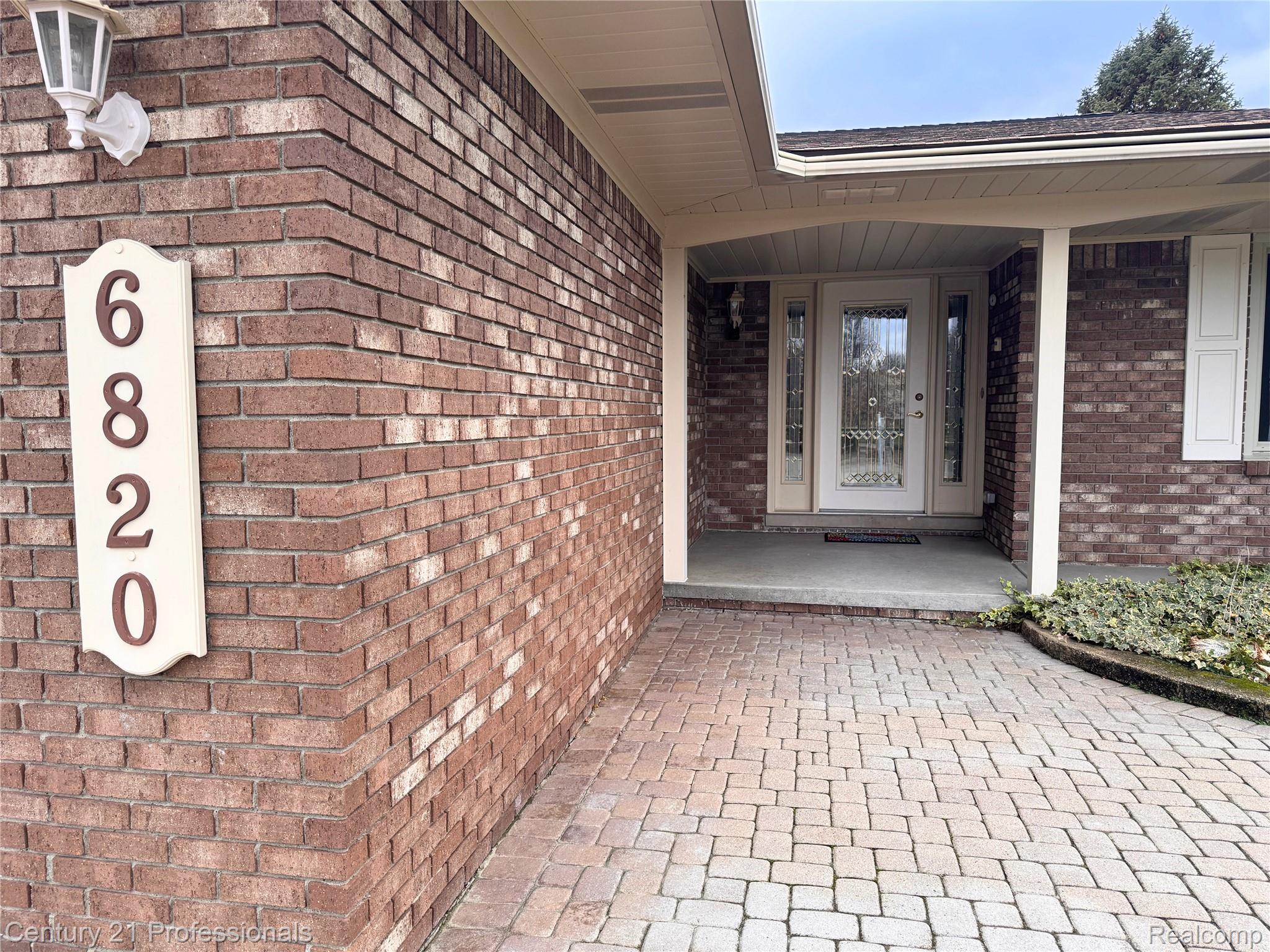 Troy, Michigan, 48085, United States, 4 Bedrooms Bedrooms, ,3 BathroomsBathrooms,Residential,For Sale,2009052