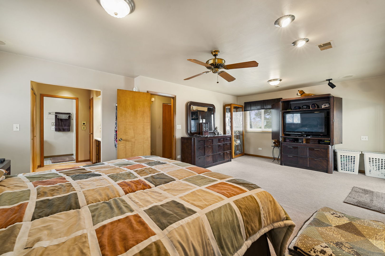 Chicago, Illinois, 60631, United States, 4 Bedrooms Bedrooms, ,4 BathroomsBathrooms,Residential,For Sale,1987082