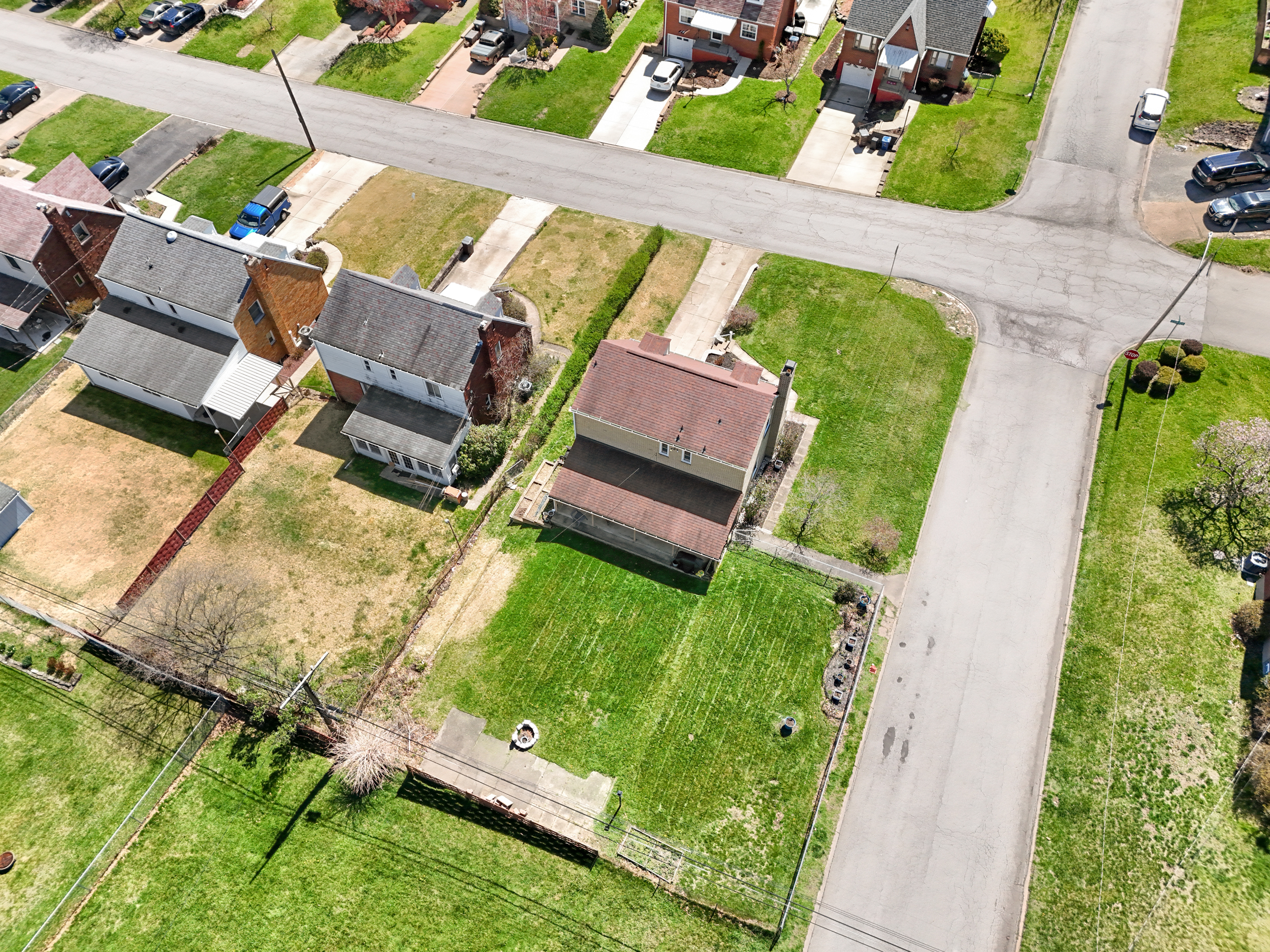  460 Jenne Drive, Pittsburgh, PA 15236 - 物件實景