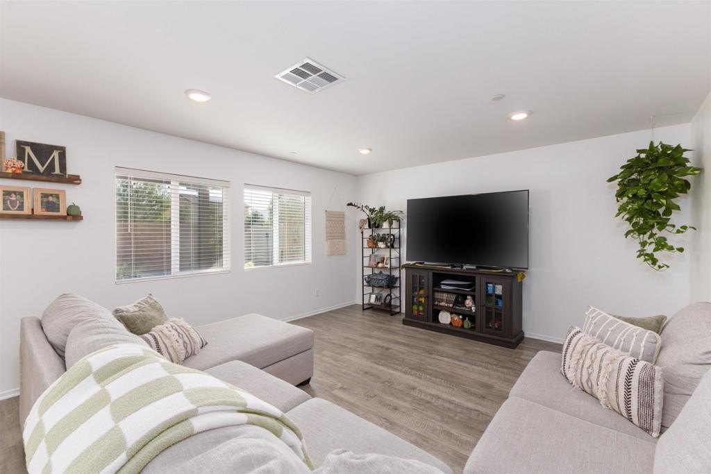 Hemet, California, 92543, United States, 4 Bedrooms Bedrooms, ,3 BathroomsBathrooms,Residential,For Sale,1970296