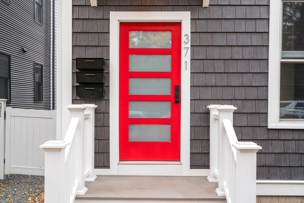 Boston, Massachusetts, 02128, United States, 3 Bedrooms Bedrooms, ,2 BathroomsBathrooms,Residential,For Sale,2002086