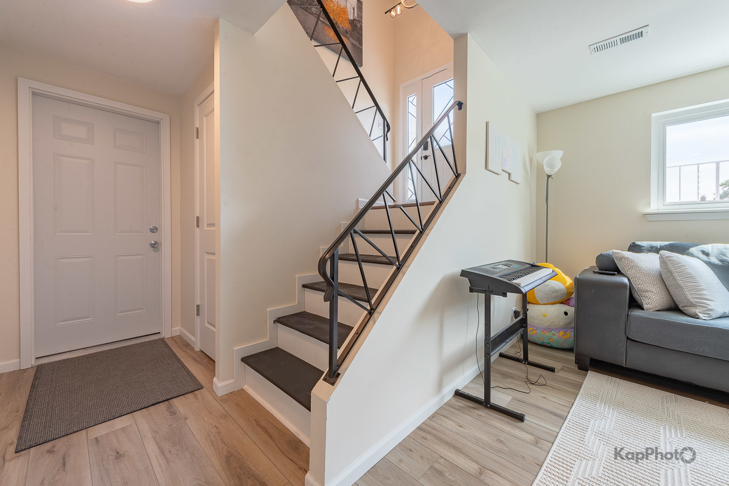 Schaumburg, Illinois, 60193, United States, 4 Bedrooms Bedrooms, ,3 BathroomsBathrooms,Residential,For Sale,1983242