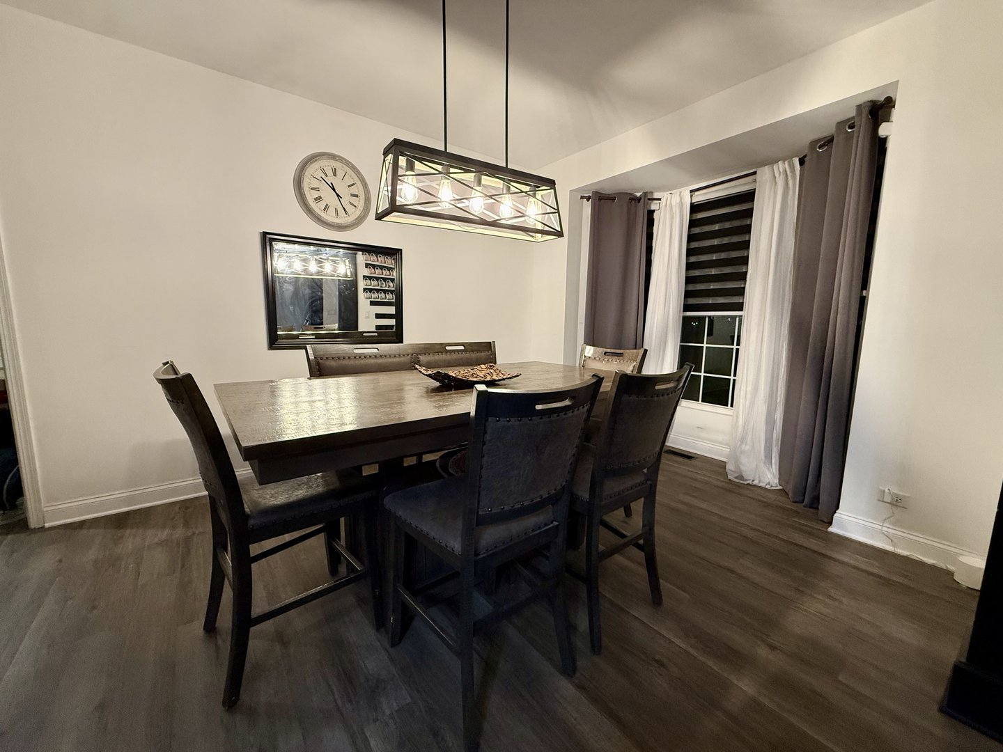 Yorkville, Illinois, 60560, United States, 4 Bedrooms Bedrooms, ,5 BathroomsBathrooms,Residential,For Sale,1991709