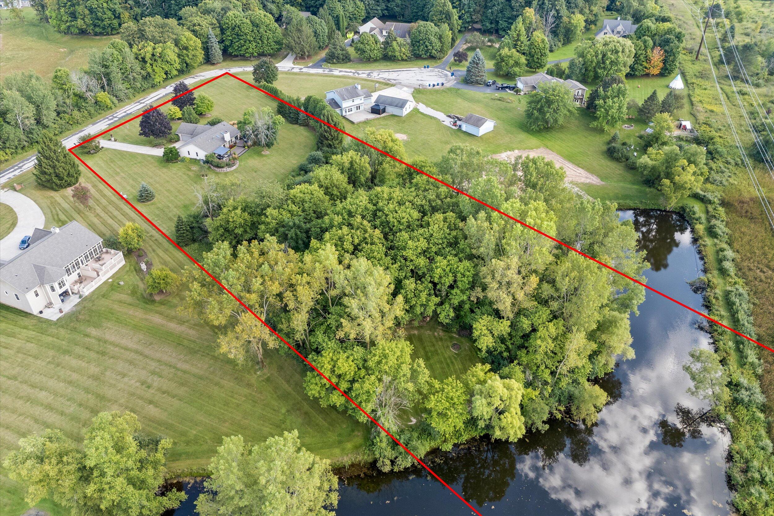 Grafton, Wisconsin, 53024, United States, 3 Bedrooms Bedrooms, ,2 BathroomsBathrooms,Residential,For Sale,1938836
