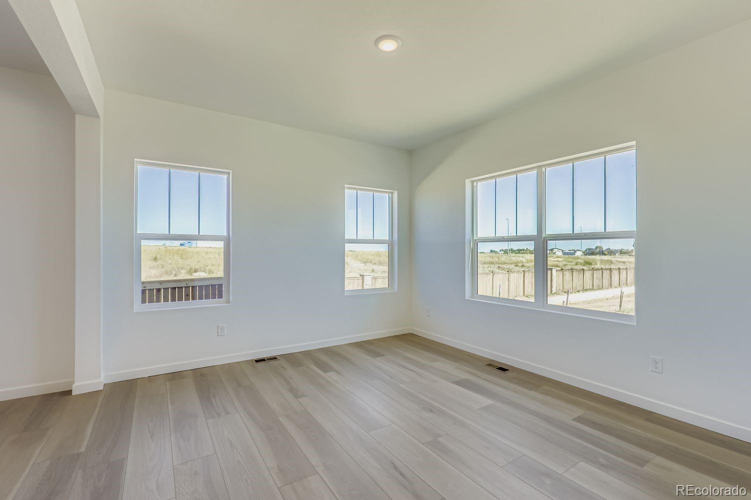 Thornton, Colorado, 80602, United States, 4 Bedrooms Bedrooms, ,2 BathroomsBathrooms,Residential,For Sale,1950890