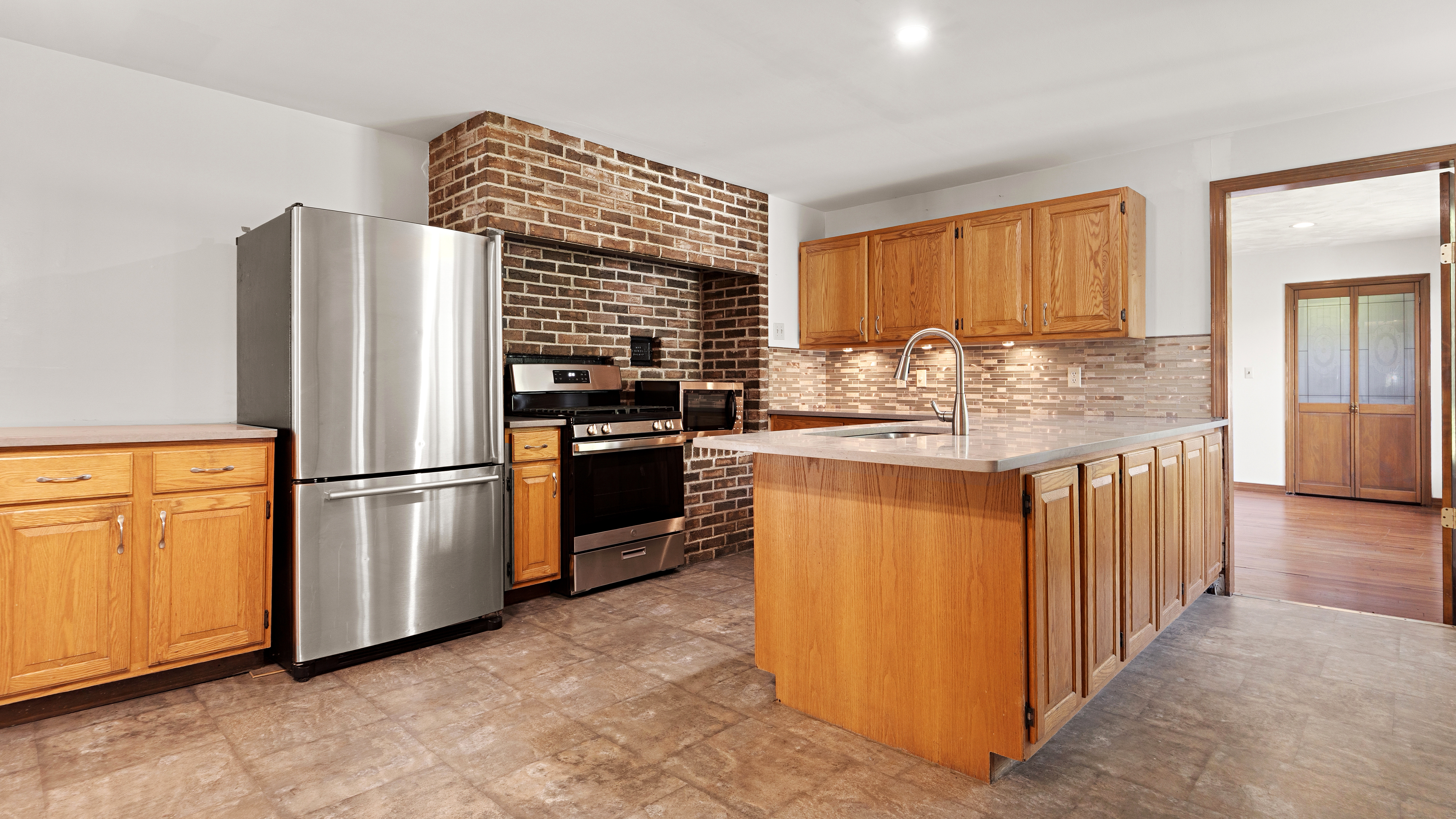  Just One Mile From the Heart of Lenox, Nearly 36 Acres Await Your Next Chapter - 物件實景