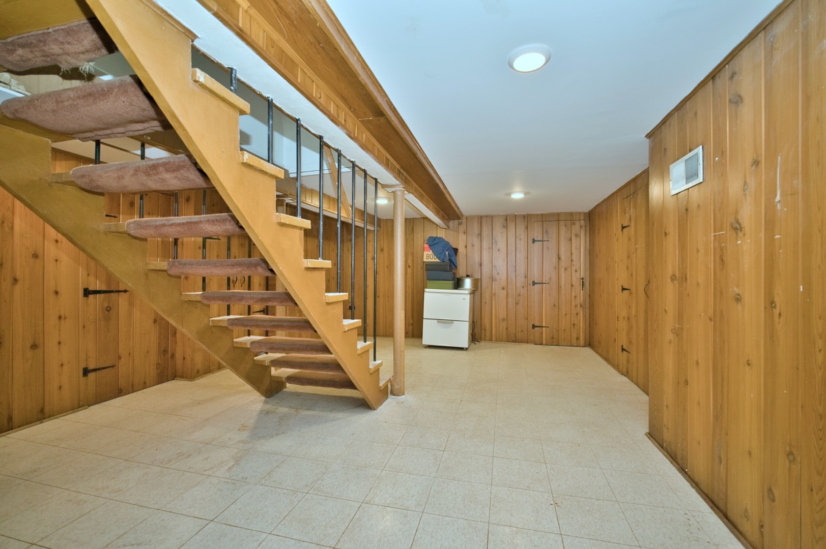 Lincolnwood, Illinois, 60712, United States, 3 Bedrooms Bedrooms, ,2 BathroomsBathrooms,Residential,For Sale,1863685
