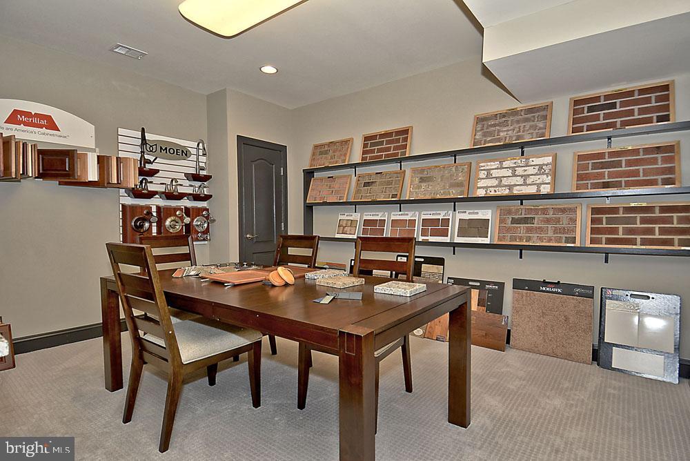 Clinton, Maryland, 20735, United States, 6 Bedrooms Bedrooms, ,6 BathroomsBathrooms,Residential,For Sale,1864170