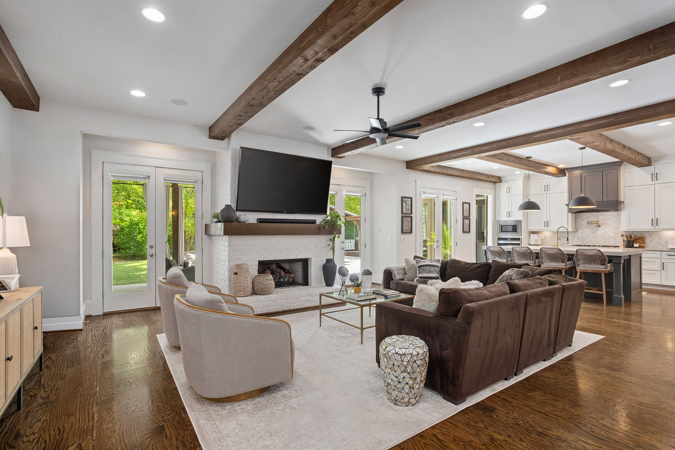  Extraordinary Custom-Built Home in Brookhaven - 物件實景