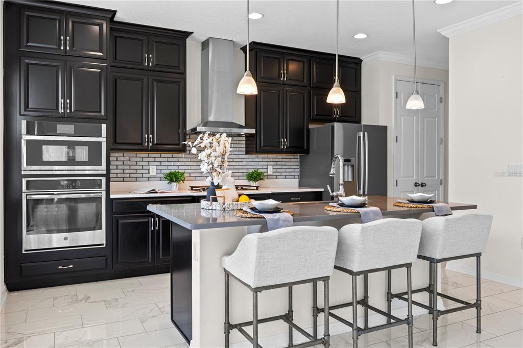 Orlando, Florida, 32836, United States, 5 Bedrooms Bedrooms, ,4 BathroomsBathrooms,Residential,For Sale,1940784