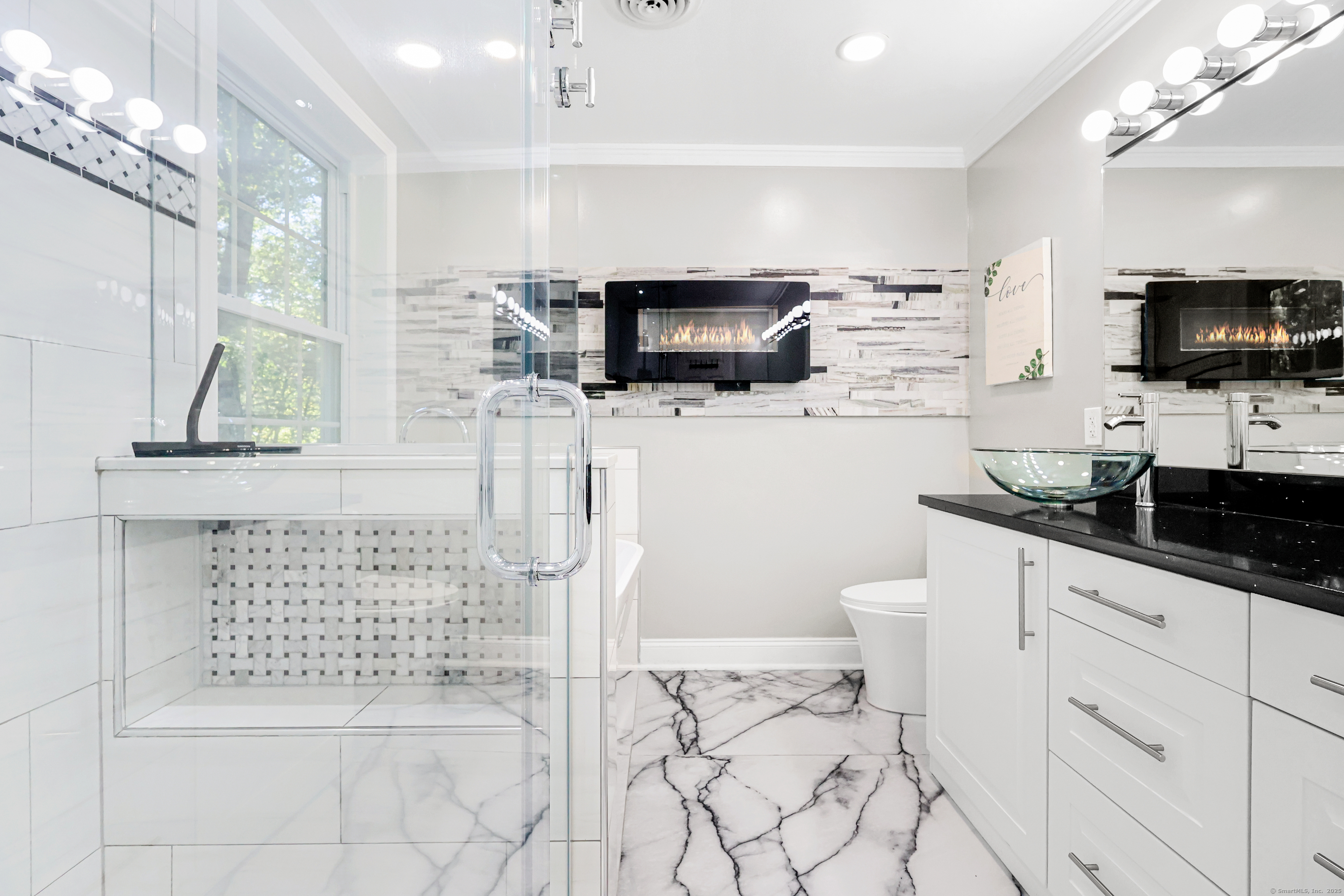 Newtown, Connecticut, 06470, United States, 5 Bedrooms Bedrooms, ,5 BathroomsBathrooms,Residential,For Sale,1960468