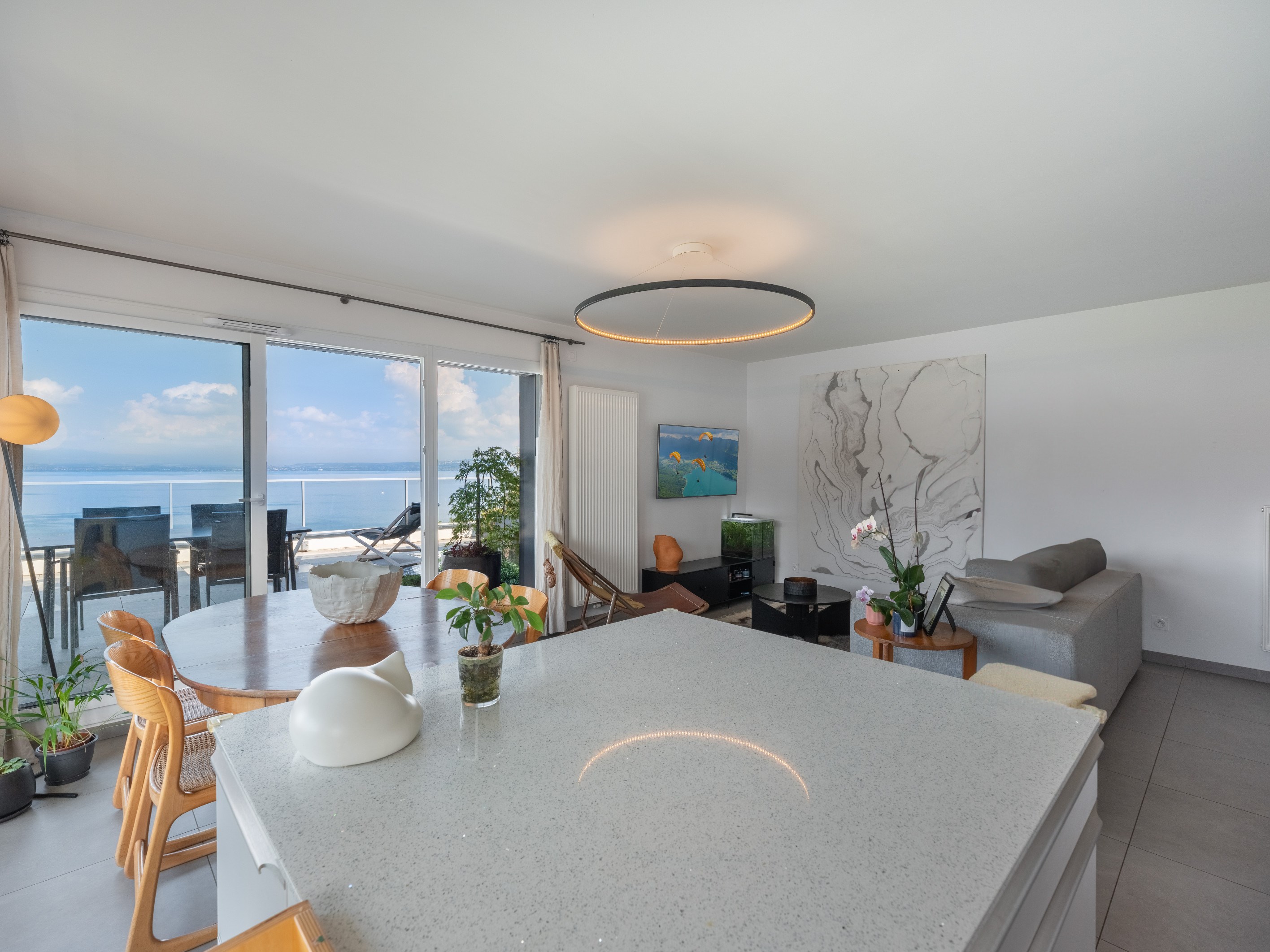  Evian, Top floor 3-bedroom apartment of 80 sq.m, panoramic view on the lake. - 物件實景