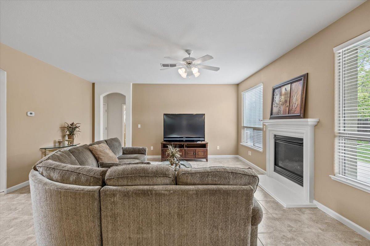 Roseville, California, 95747, United States, 4 Bedrooms Bedrooms, ,3 BathroomsBathrooms,Residential,For Sale,1928069