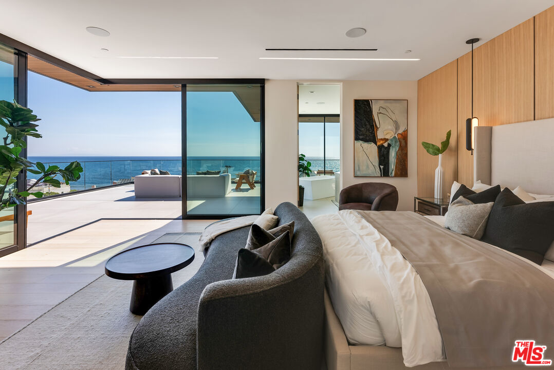Malibu, California, 90265, United States, 5 Bedrooms Bedrooms, ,10 BathroomsBathrooms,Residential,For Sale,1707540