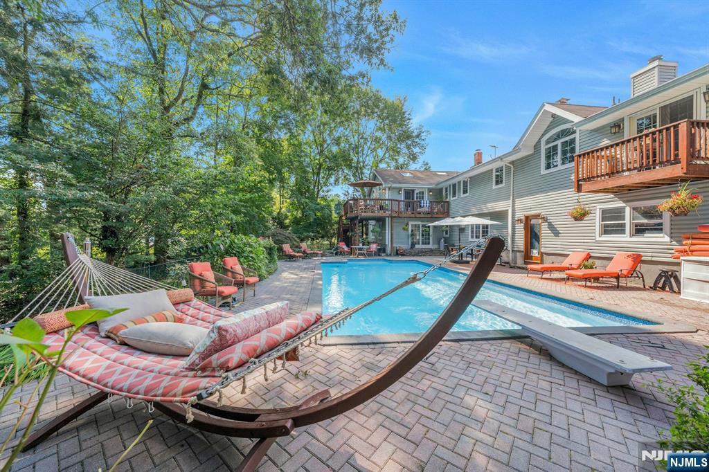 Montvale, New Jersey, 07645, United States, 6 Bedrooms Bedrooms, ,4 BathroomsBathrooms,Residential,For Sale,1950973