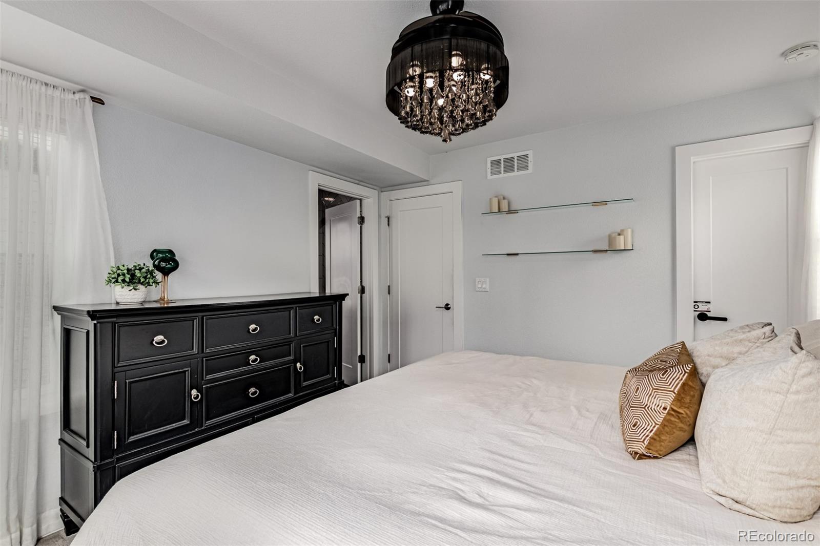 Denver, Colorado, 80204, United States, 3 Bedrooms Bedrooms, ,1 BathroomBathrooms,Residential,For Sale,1990930