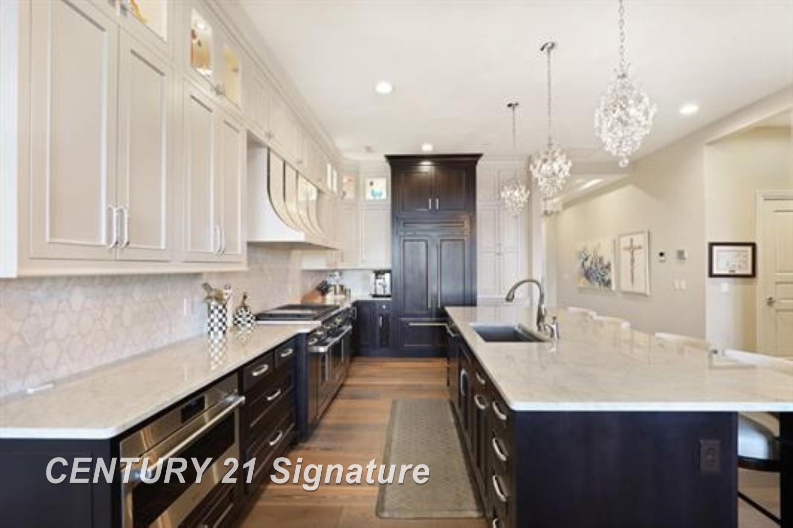 Midland, Michigan, 48640, United States, 2 Bedrooms Bedrooms, ,3 BathroomsBathrooms,Residential,For Sale,1937138