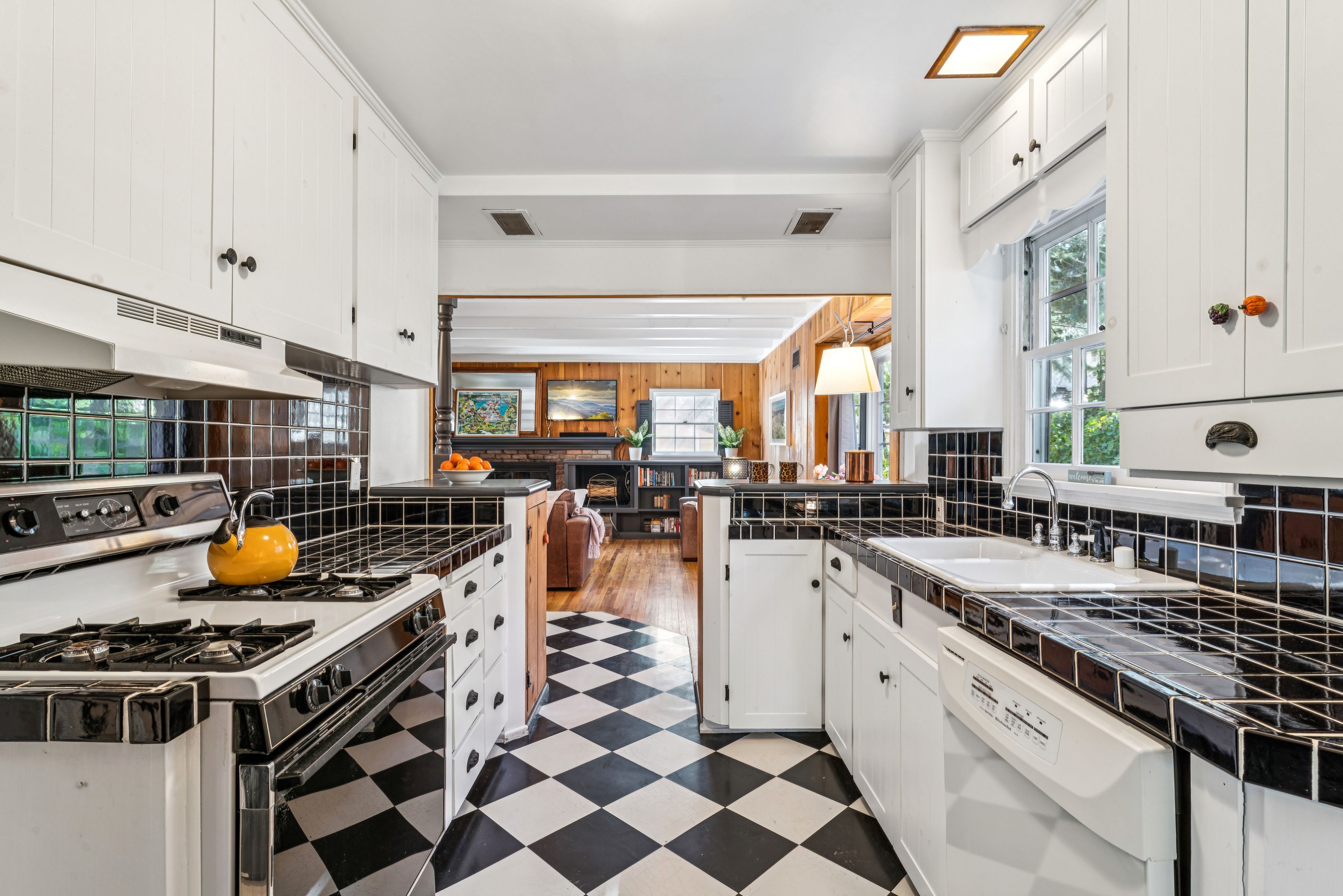  222 Holiday Drive, Lake Arrowhead, CA 92352 - 物件實景
