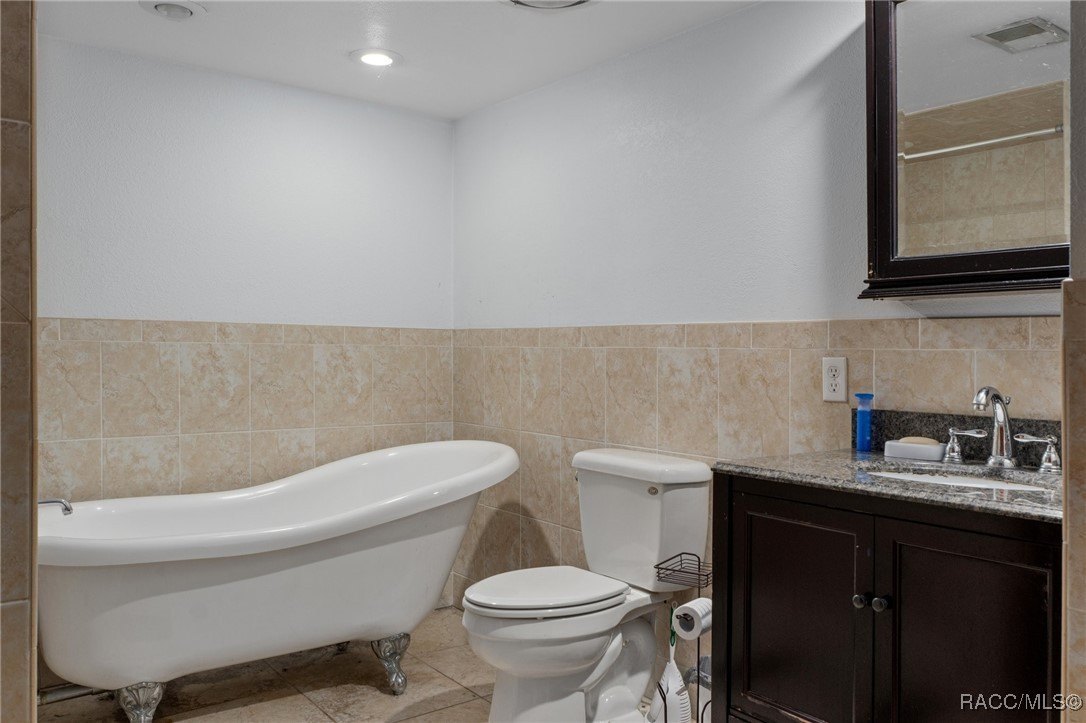 Inverness, Florida, 34453, United States, 6 Bedrooms Bedrooms, ,4 BathroomsBathrooms,Residential,For Sale,1975798