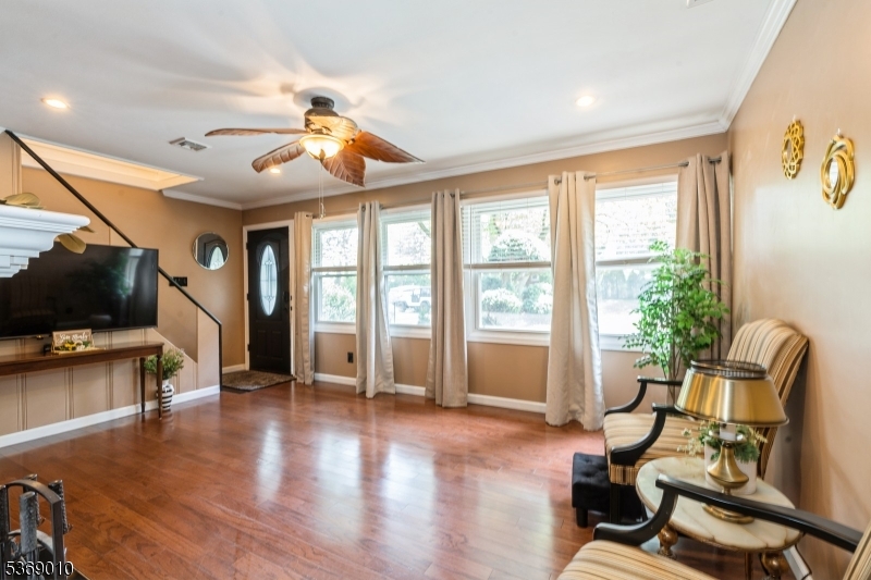 Rahway City, New Jersey, 07065, United States, 3 Bedrooms Bedrooms, ,2 BathroomsBathrooms,Residential,For Sale,1883212