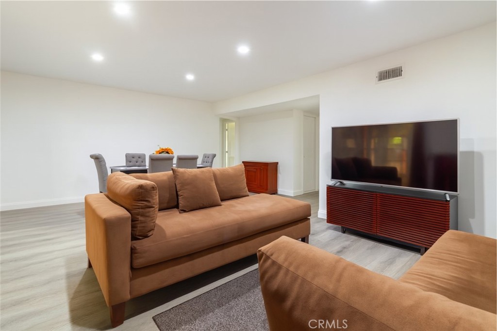 Winnetka, California, 91306, United States, 3 Bedrooms Bedrooms, ,2 BathroomsBathrooms,Residential,For Sale,1983505