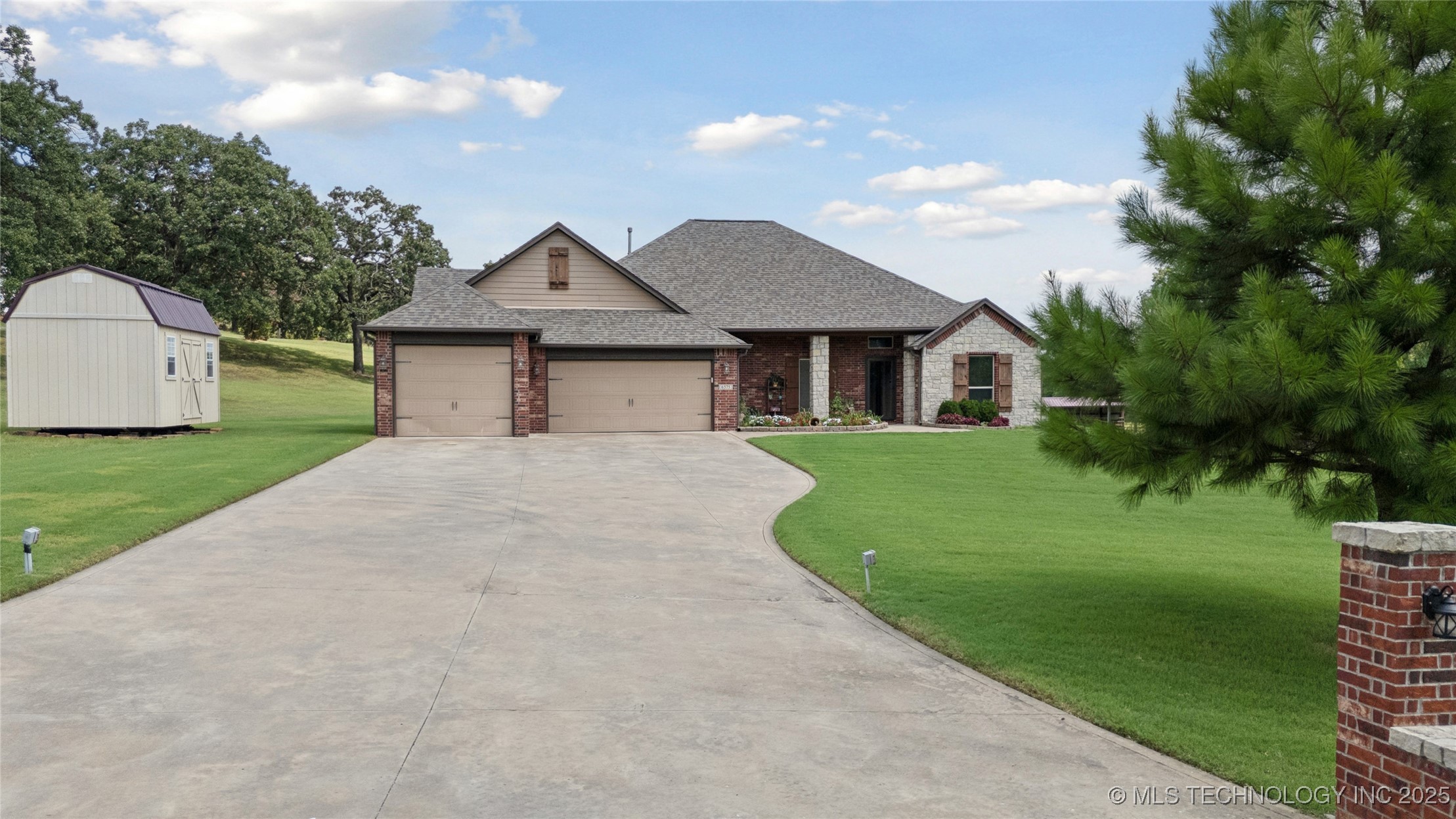 Kiefer, Oklahoma, 74041, United States, 3 Bedrooms Bedrooms, ,2 BathroomsBathrooms,Residential,For Sale,1917885