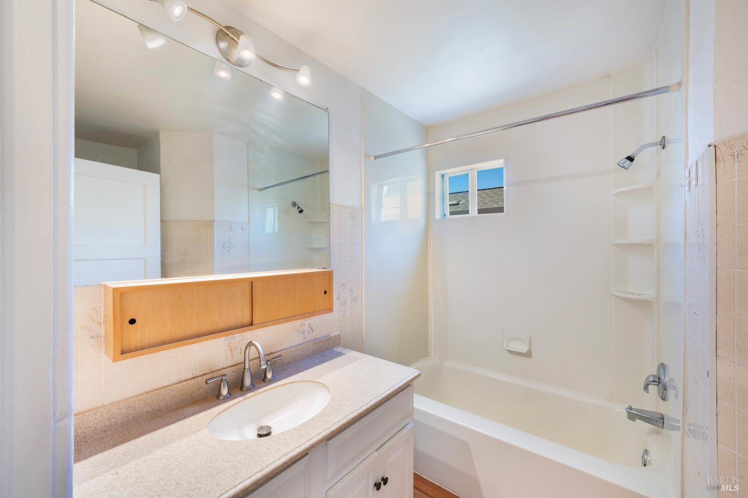 St. Helena, California, 94574, United States, 2 Bedrooms Bedrooms, ,1 BathroomBathrooms,Residential,For Sale,1927276