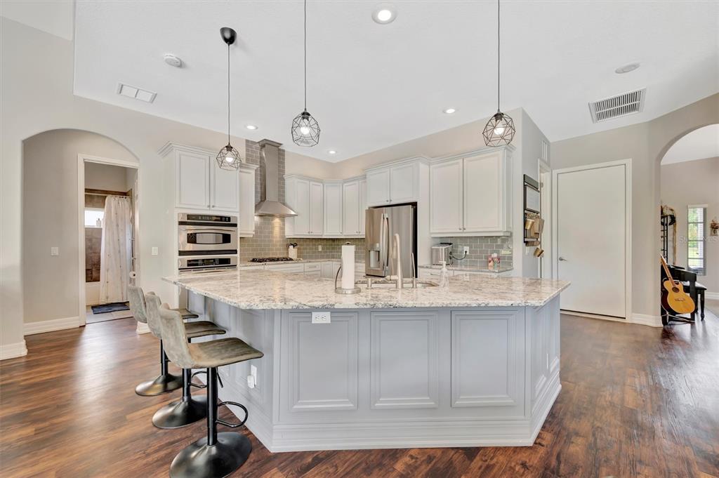 Bradenton, Florida, 34212, United States, 3 Bedrooms Bedrooms, ,4 BathroomsBathrooms,Residential,For Sale,1910869