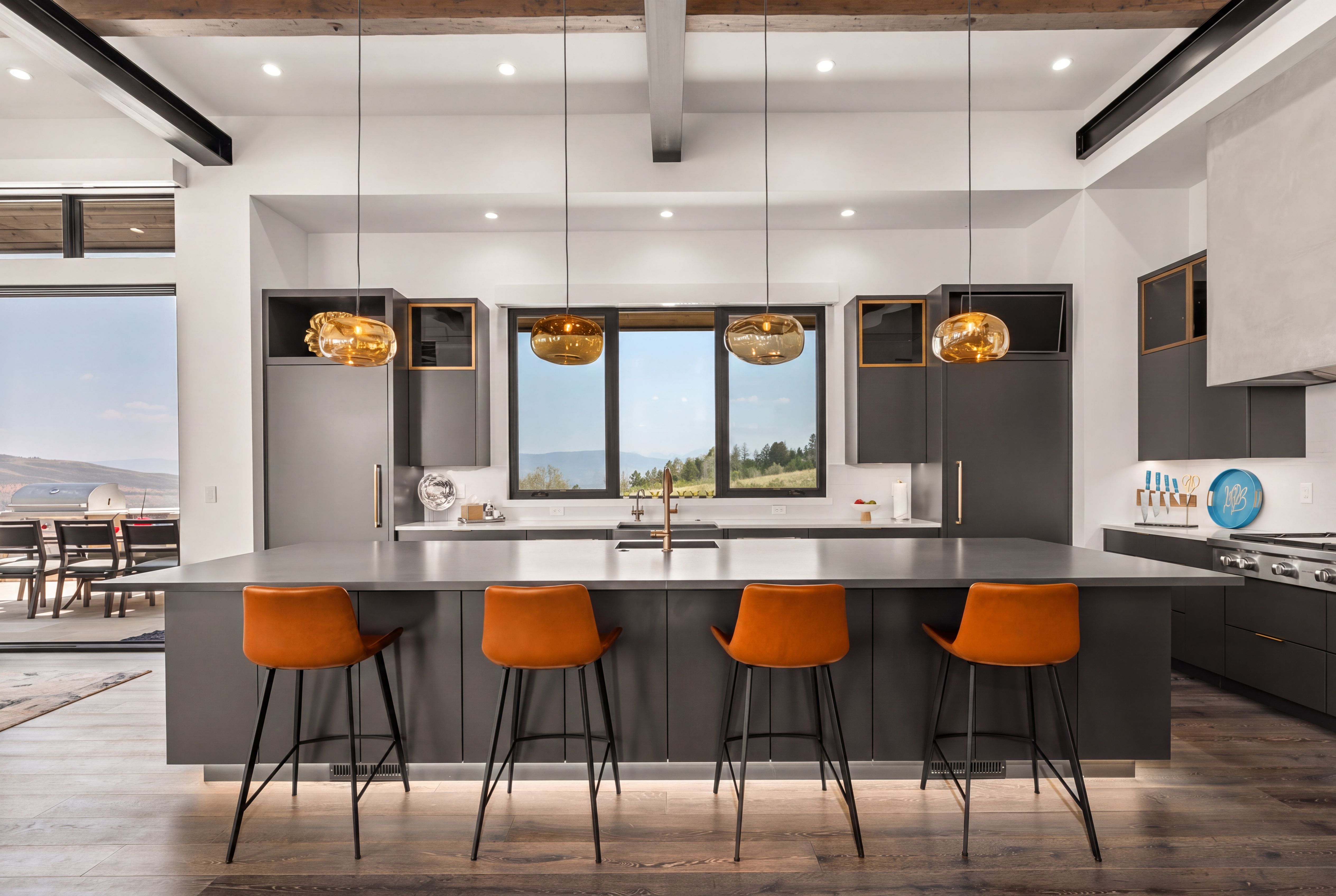  Designed to Embrace Both Grand Entertaining and Everyday Mountain Living - 物件實景