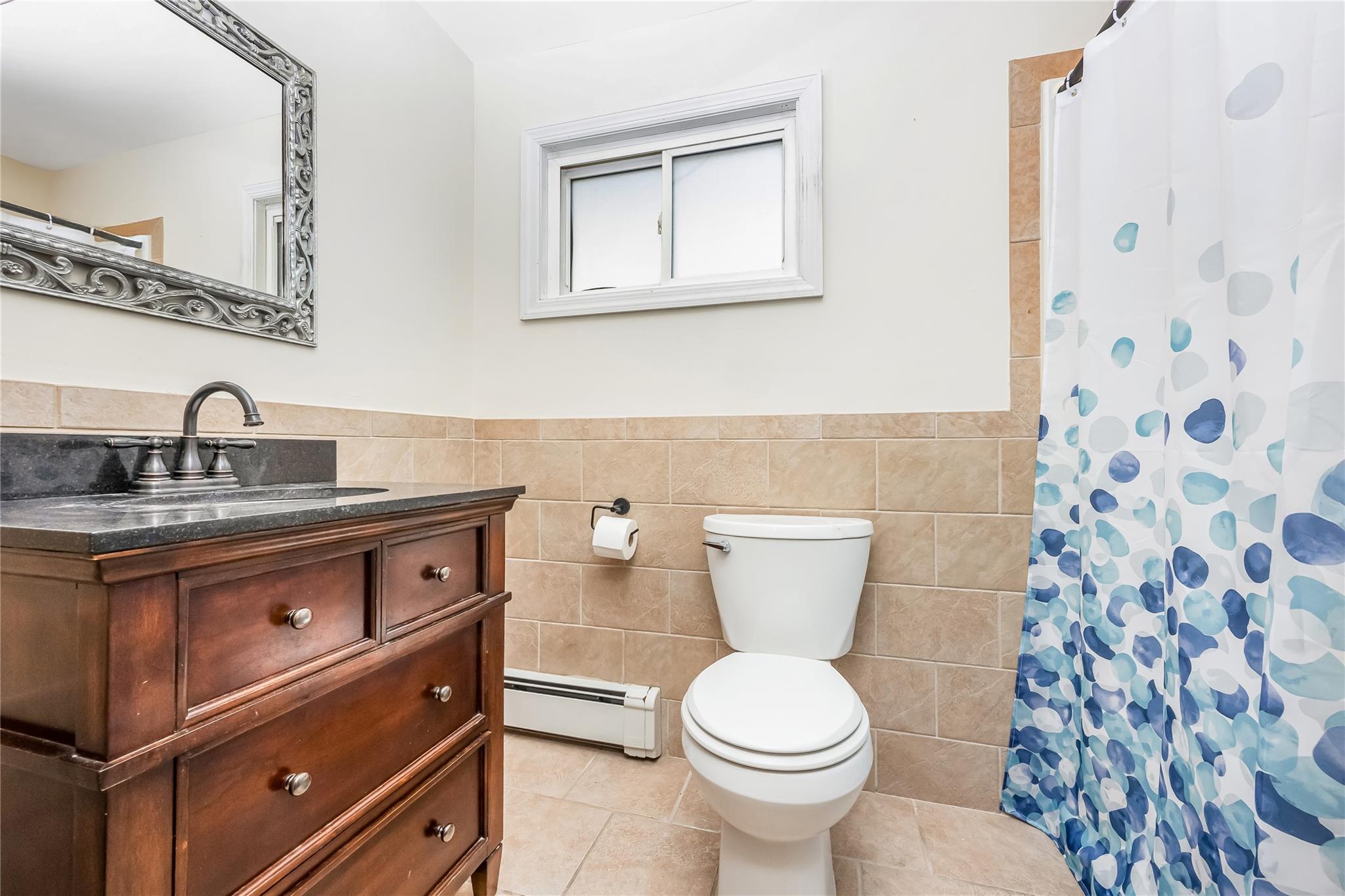 Lindenhurst, New York, 11757, United States, 3 Bedrooms Bedrooms, ,3 BathroomsBathrooms,Residential,For Sale,1915812