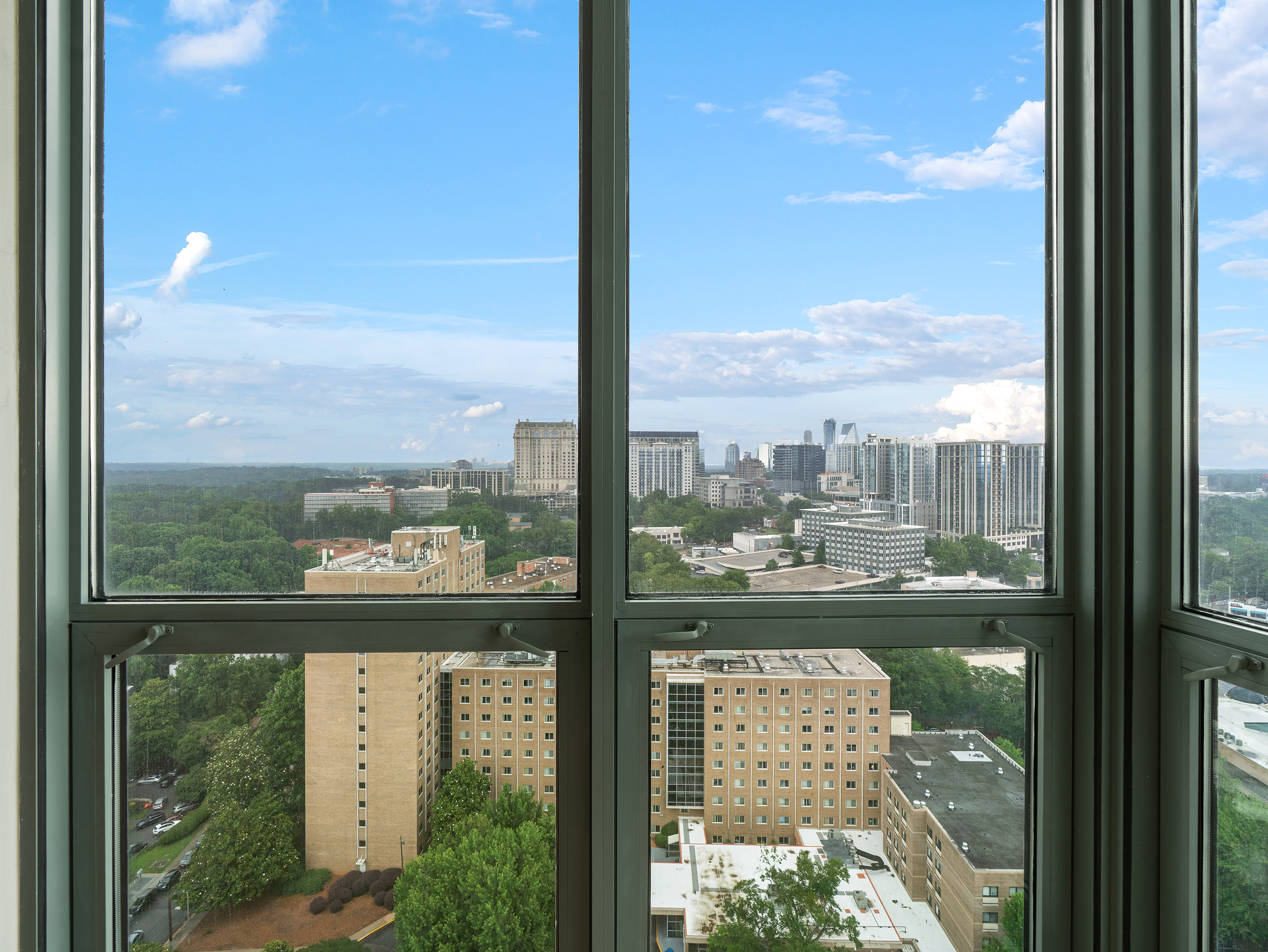  Elevated Living at Beautifully Renovated Buckhead Residence - 物件實景