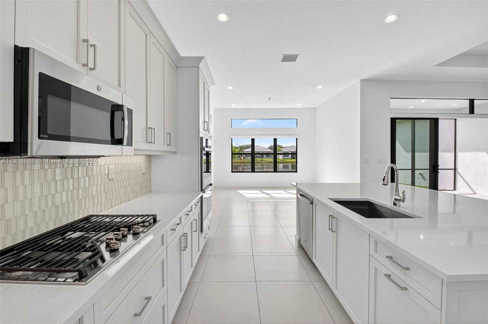 Boynton Beach, Florida, 33473, United States, 3 Bedrooms Bedrooms, ,4 BathroomsBathrooms,Residential,For Sale,1991077