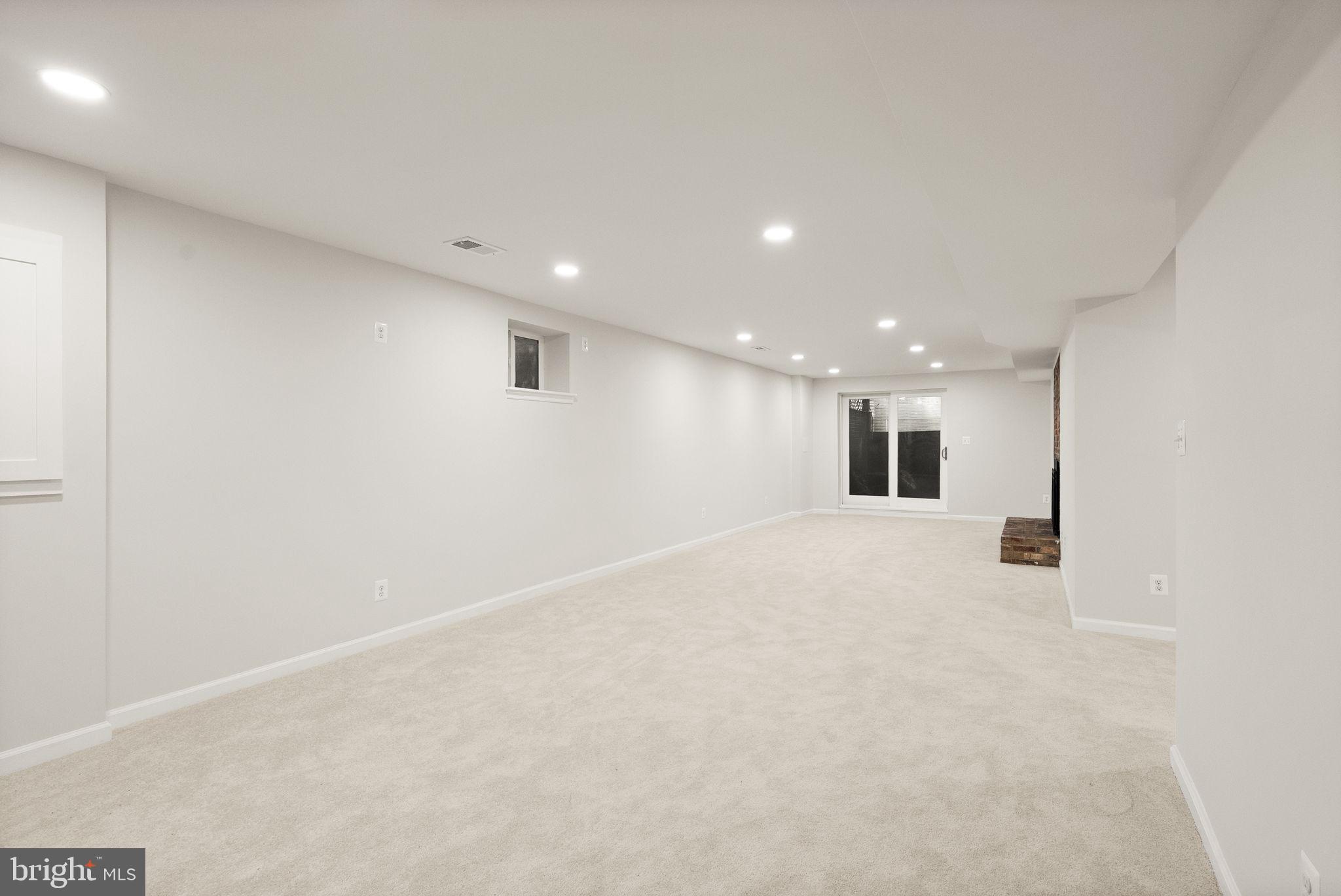 Woodbridge, Virginia, 22193, United States, 6 Bedrooms Bedrooms, ,3 BathroomsBathrooms,Residential,For Sale,1900588