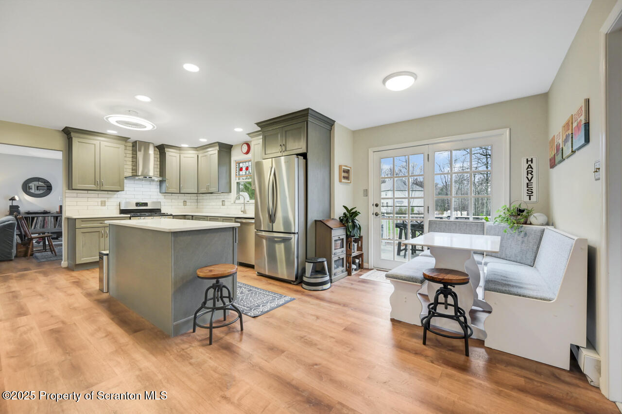 Moscow, Pennsylvania, 18444, United States, 4 Bedrooms Bedrooms, ,3 BathroomsBathrooms,Residential,For Sale,1999733