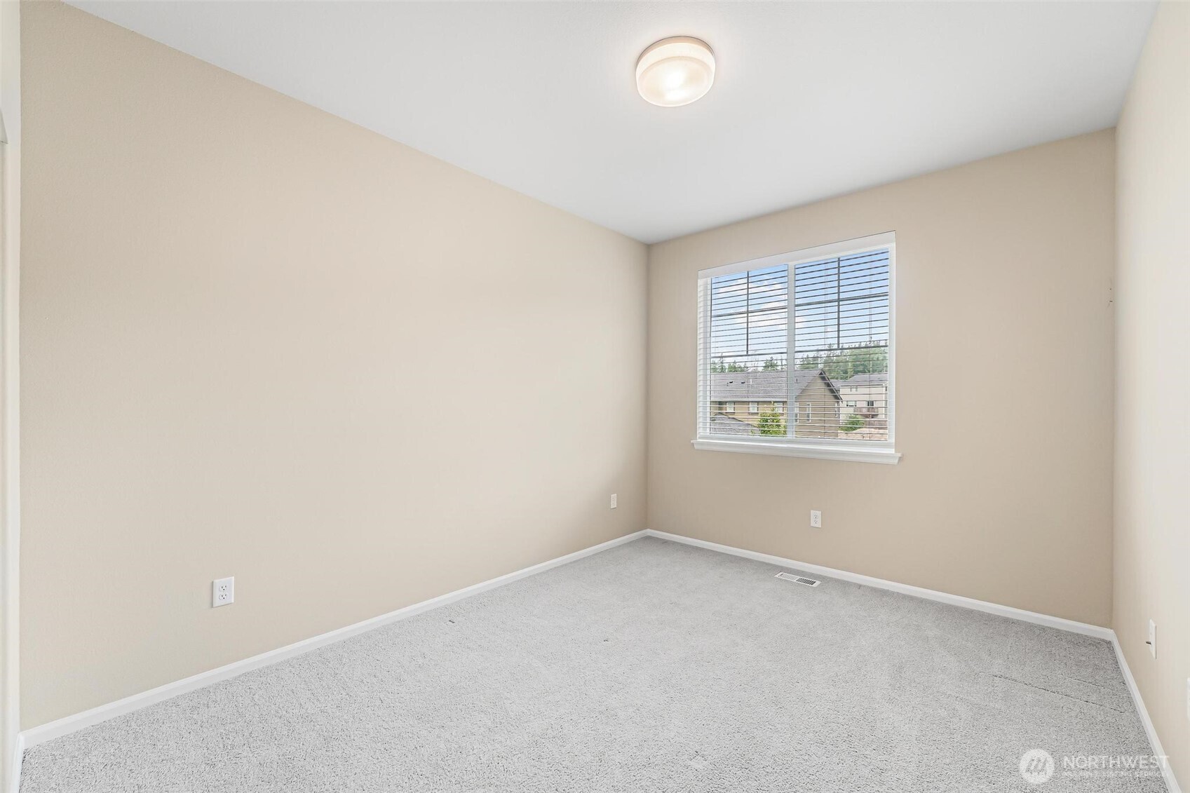 Maple Valley, Washington, 98010, United States, 5 Bedrooms Bedrooms, ,2 BathroomsBathrooms,Residential,For Sale,1917567