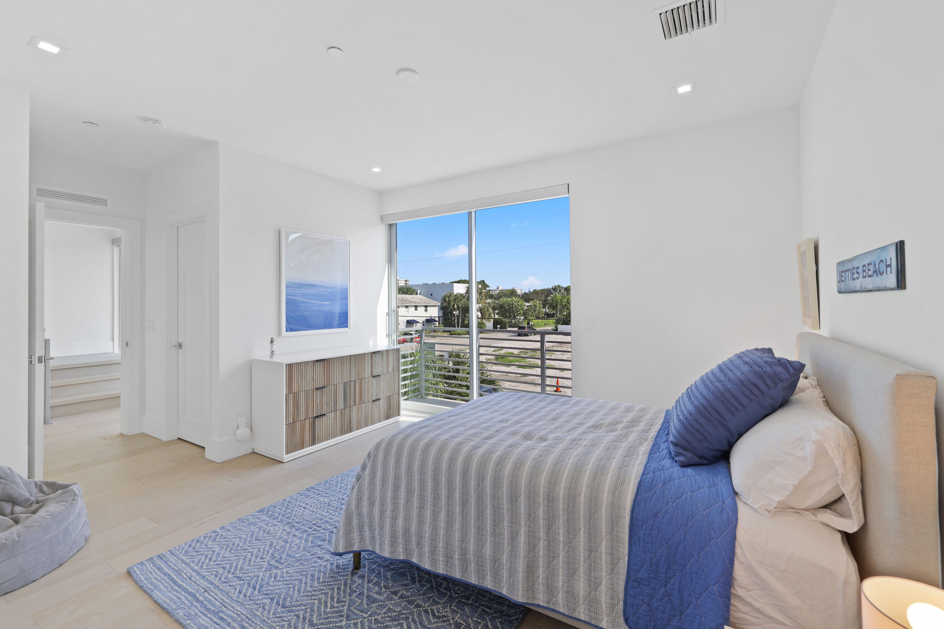 Delray Beach, Florida, 33483, United States, 3 Bedrooms Bedrooms, ,4 BathroomsBathrooms,Residential,For Sale,1940237