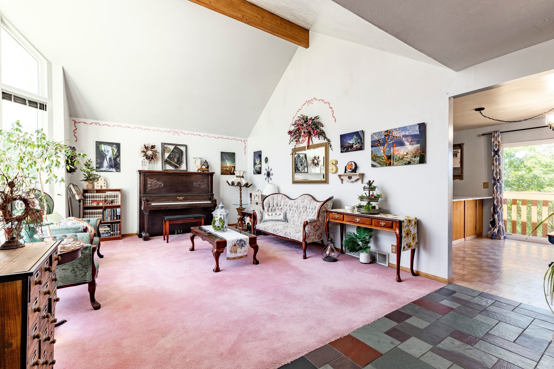  Large Multi-Level Sandy Home with Rentable Full Basement - 物件實景