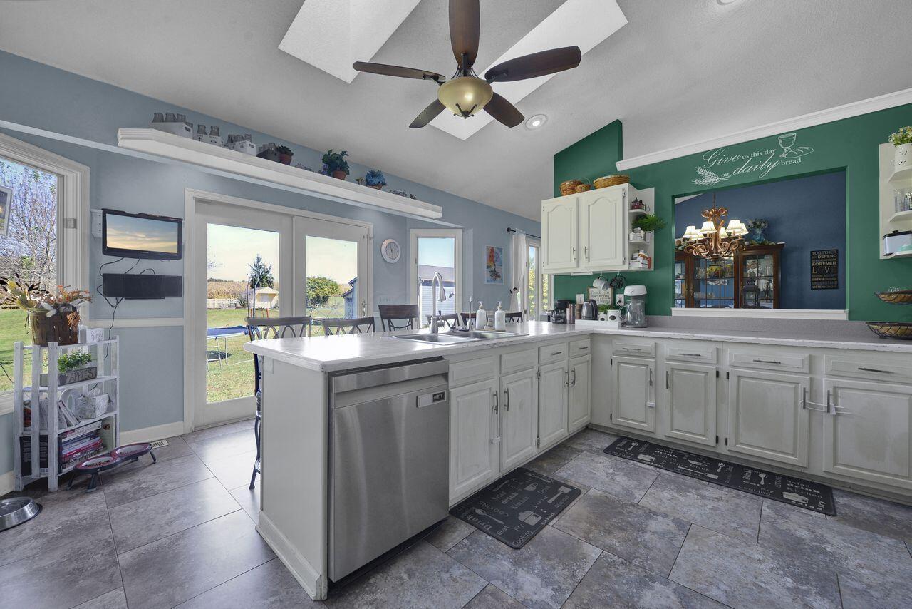 Granville, Ohio, 43023, United States, 5 Bedrooms Bedrooms, ,3 BathroomsBathrooms,Residential,For Sale,1970810