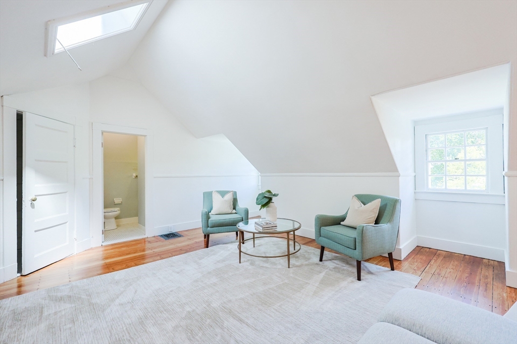 Newton, Massachusetts, 02465, United States, 5 Bedrooms Bedrooms, ,3 BathroomsBathrooms,Residential,For Sale,1939012
