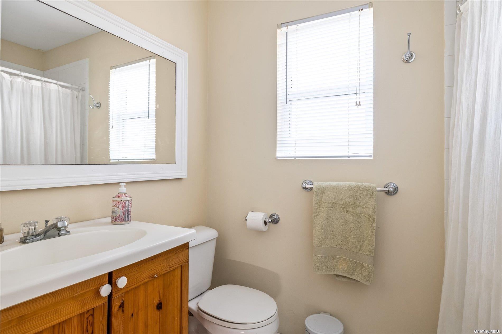 Laurel, New York, 11948, United States, 4 Bedrooms Bedrooms, ,3 BathroomsBathrooms,Residential,For Sale,1930238