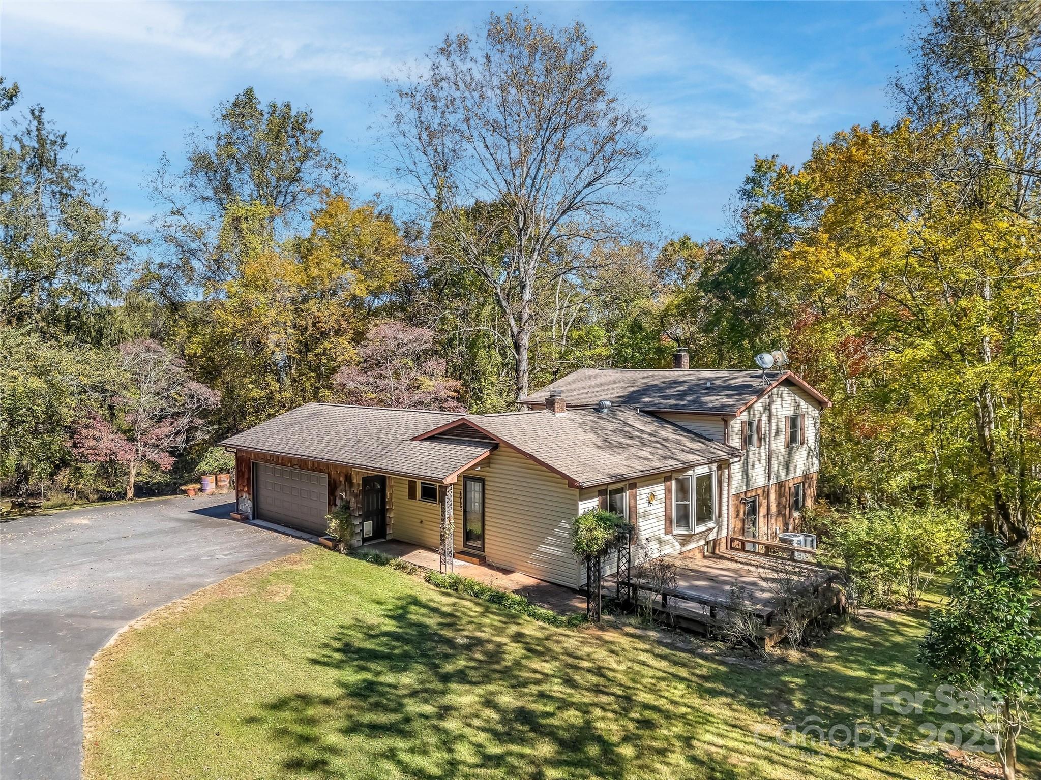 Candler, North Carolina, 28715, United States, 4 Bedrooms Bedrooms, ,3 BathroomsBathrooms,Residential,For Sale,1983385