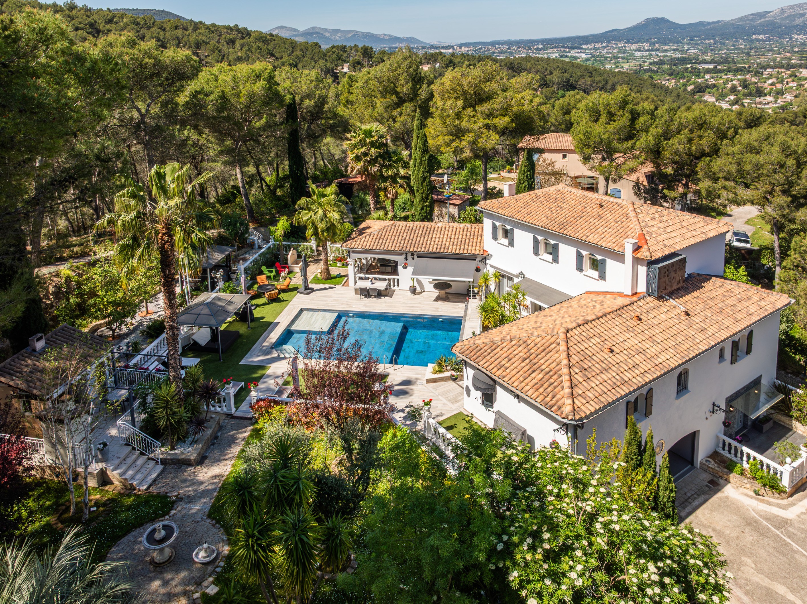  Gémenos – Family Property with Pool and Expansive Garden - 物件實景