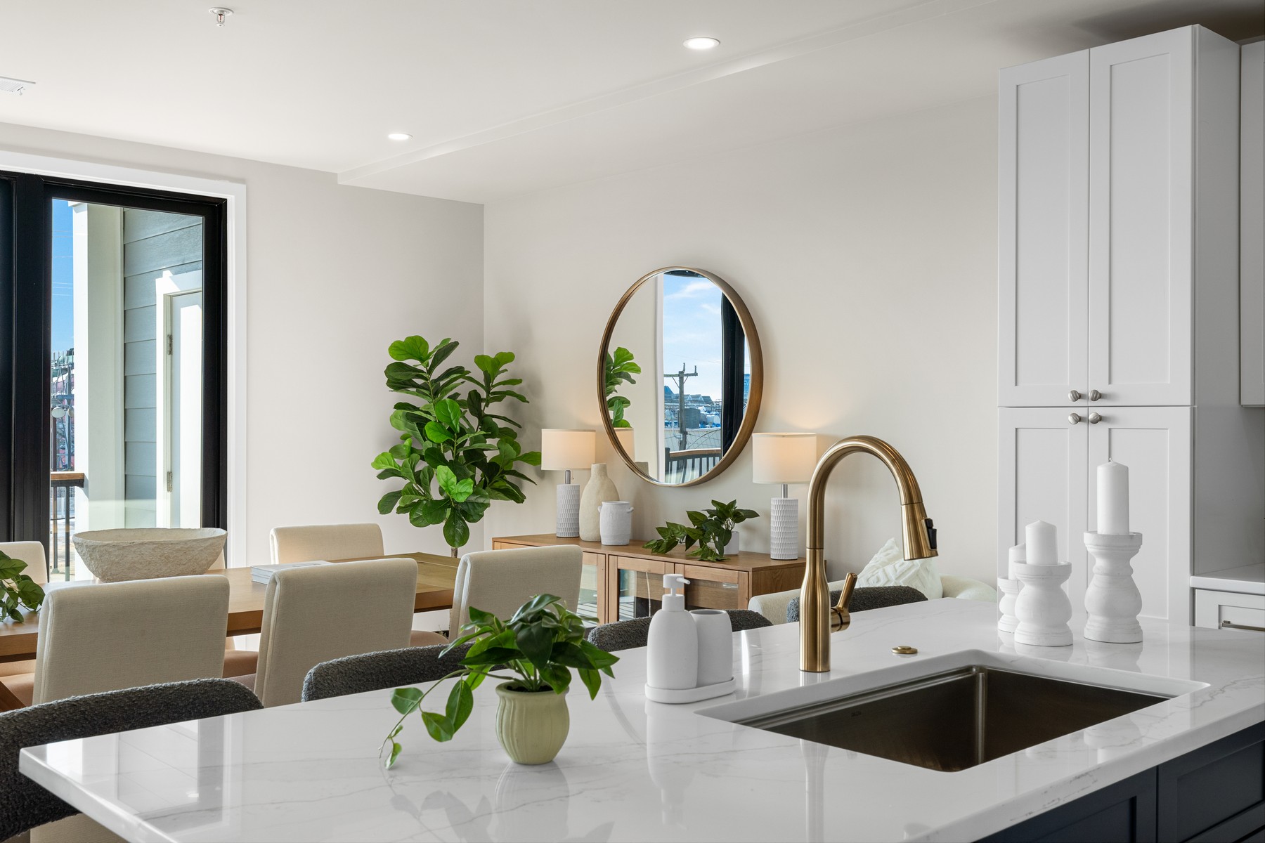  323 E Oak Avenue #101 - 物件實景