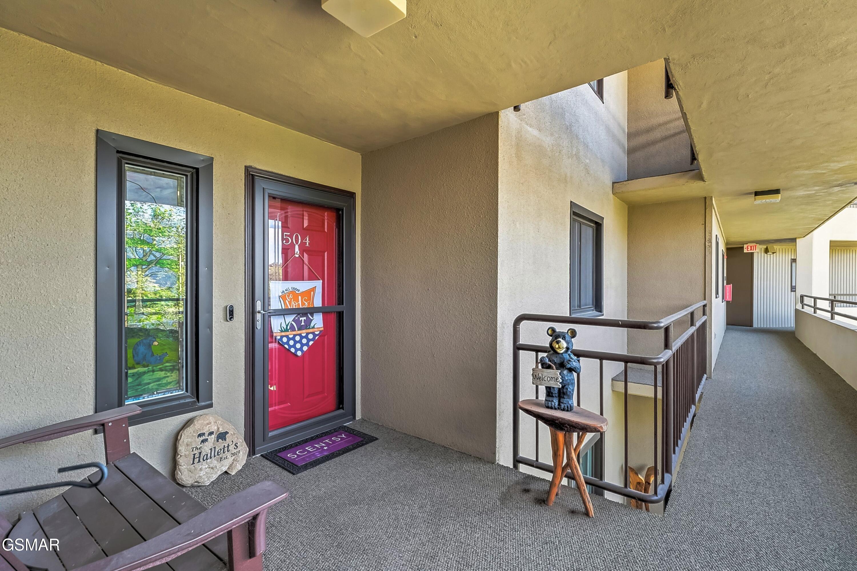 Gatlinburg, Tennessee, 37738, United States, 3 Bedrooms Bedrooms, ,2 BathroomsBathrooms,Residential,For Sale,1983450