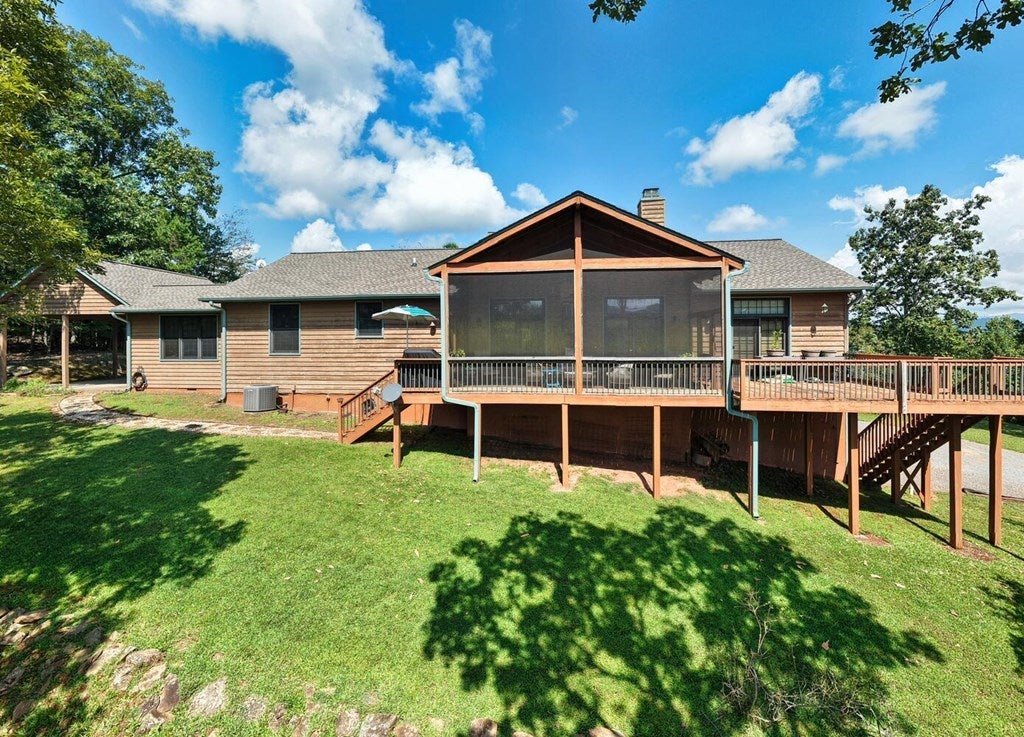 Murphy, North Carolina, 28906, United States, 3 Bedrooms Bedrooms, ,2 BathroomsBathrooms,Residential,For Sale,1926977