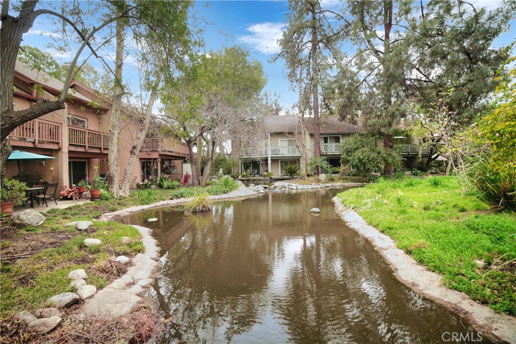 Canoga Park, California, 91303, United States, 2 Bedrooms Bedrooms, ,1 BathroomBathrooms,Residential,For Sale,1995813