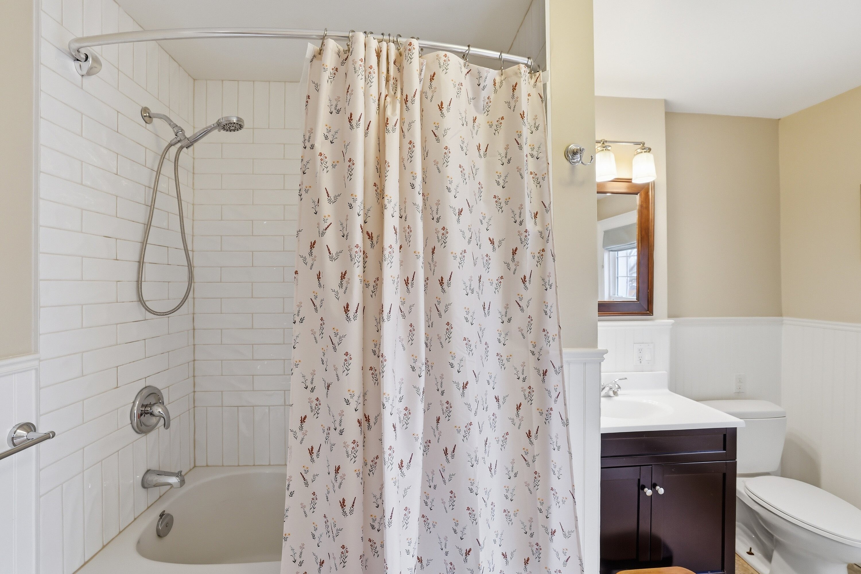  Prestigous 1/4 Acre Town Lot - 物件實景