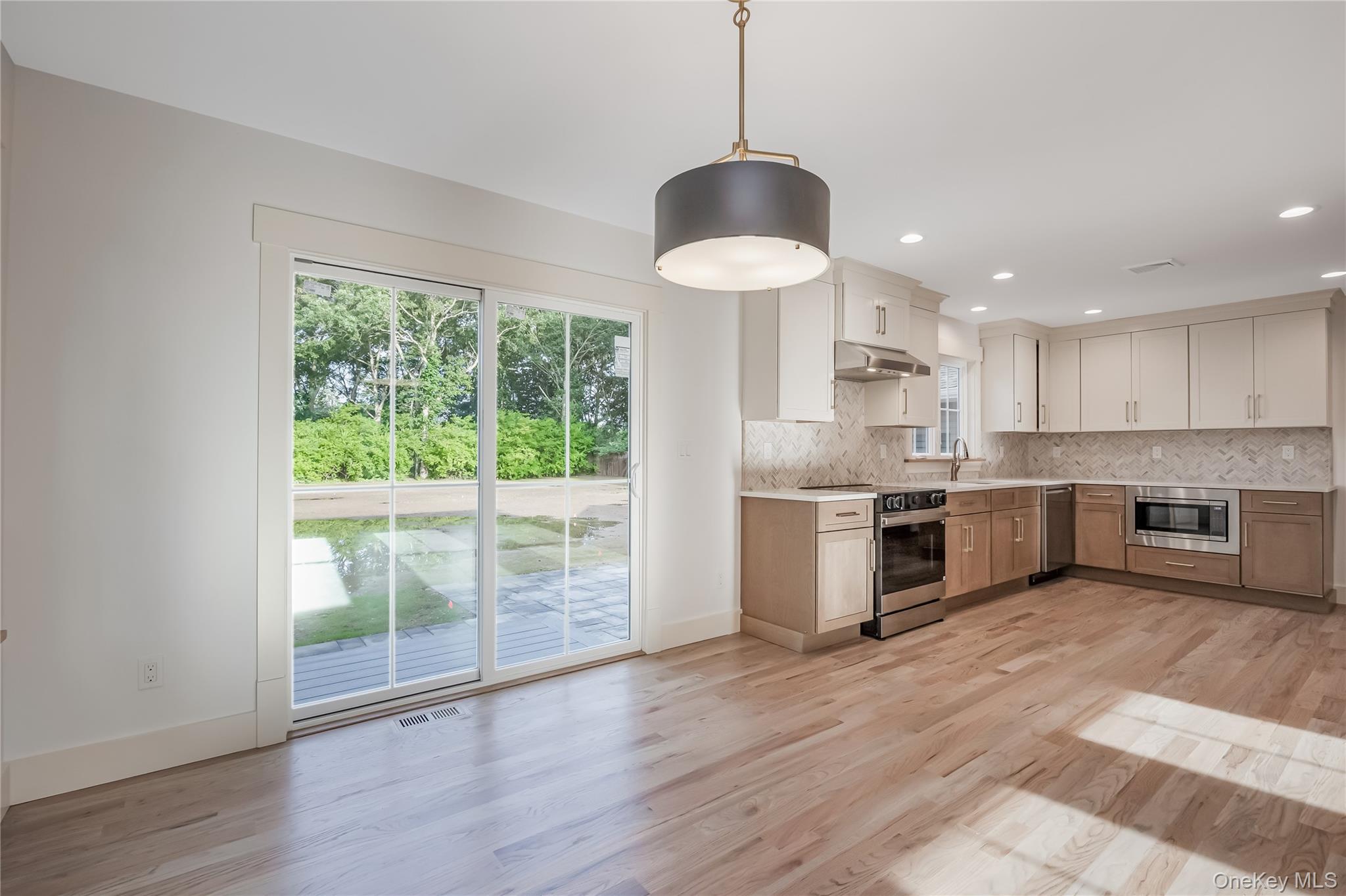 Miller Place, New York, 11764, United States, 4 Bedrooms Bedrooms, ,4 BathroomsBathrooms,Residential,For Sale,1902062