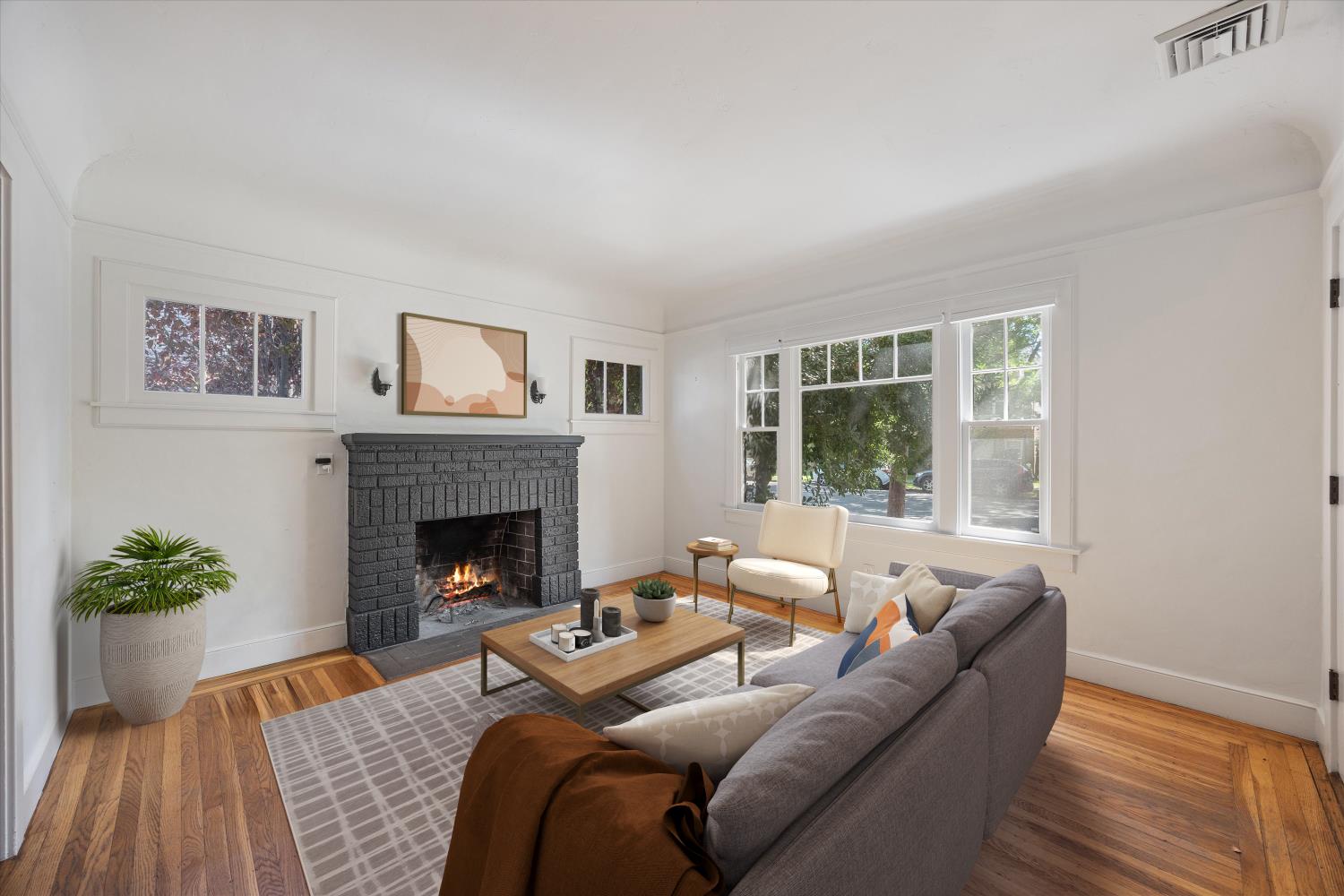 Sacramento, California, 95816, United States, 2 Bedrooms Bedrooms, ,1 BathroomBathrooms,Residential,For Sale,1939561