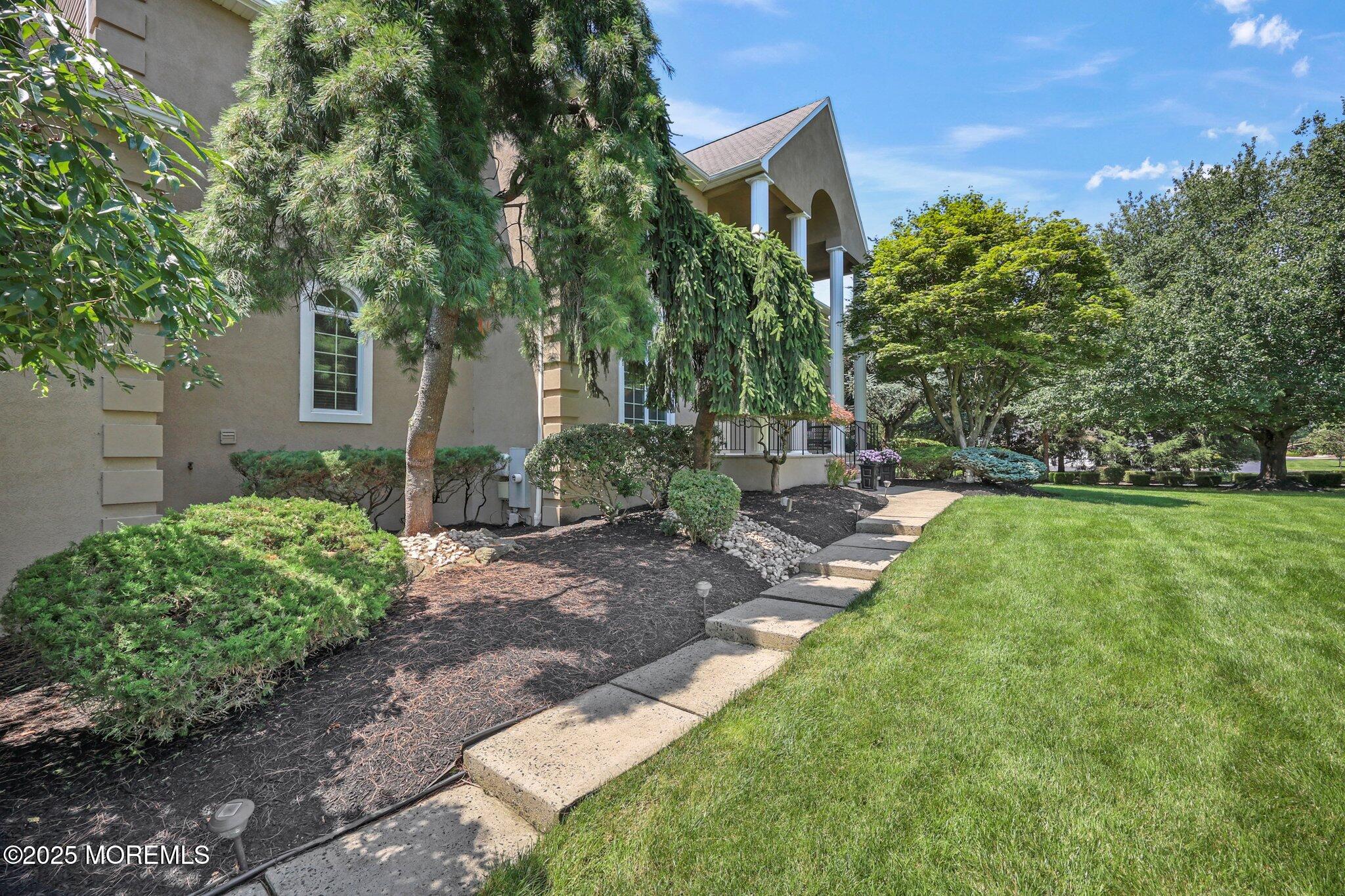 Manalapan, New Jersey, 07726, United States, 5 Bedrooms Bedrooms, ,7 BathroomsBathrooms,Residential,For Sale,1979083